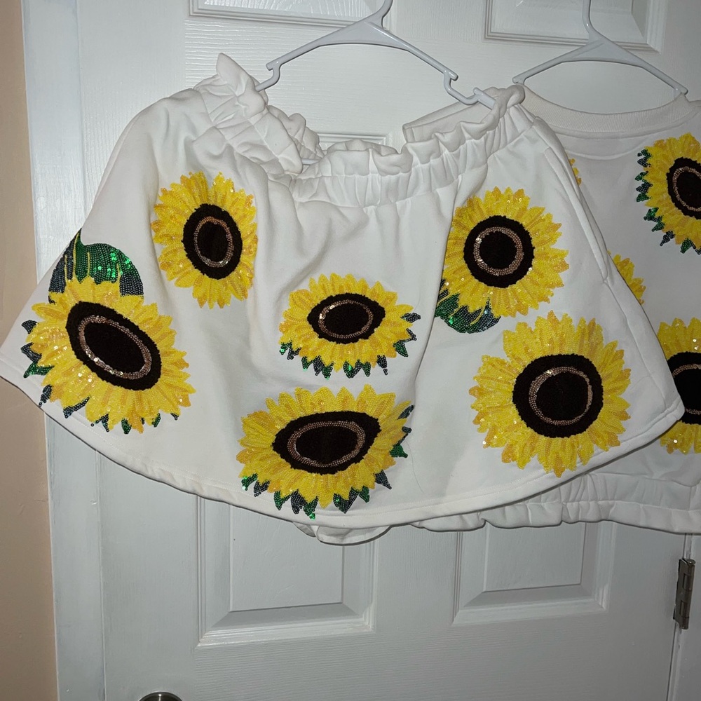 QUEEN OF SPARKLES White Sunflower Sequin Tank Top & Skirt Set - Picture 6 of 6